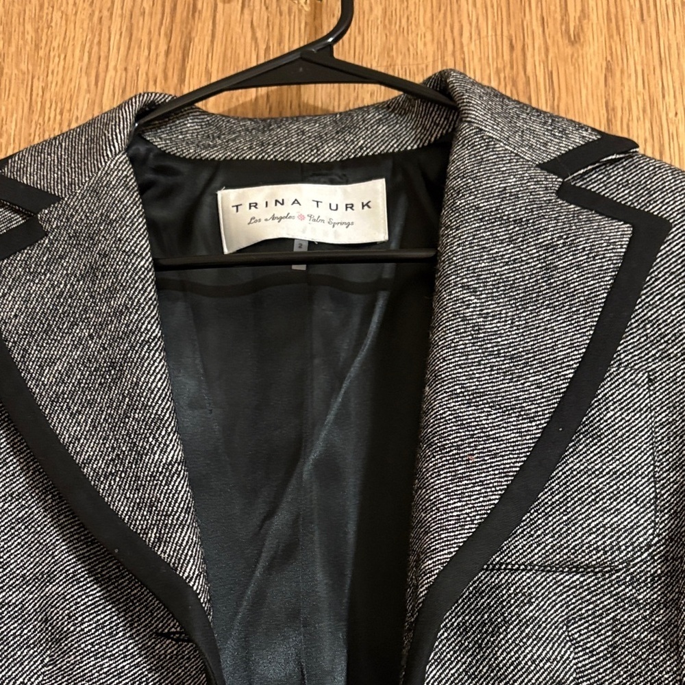 Trina Turk Women's Gray Blazer with Black Trim - Picture 3 of 16